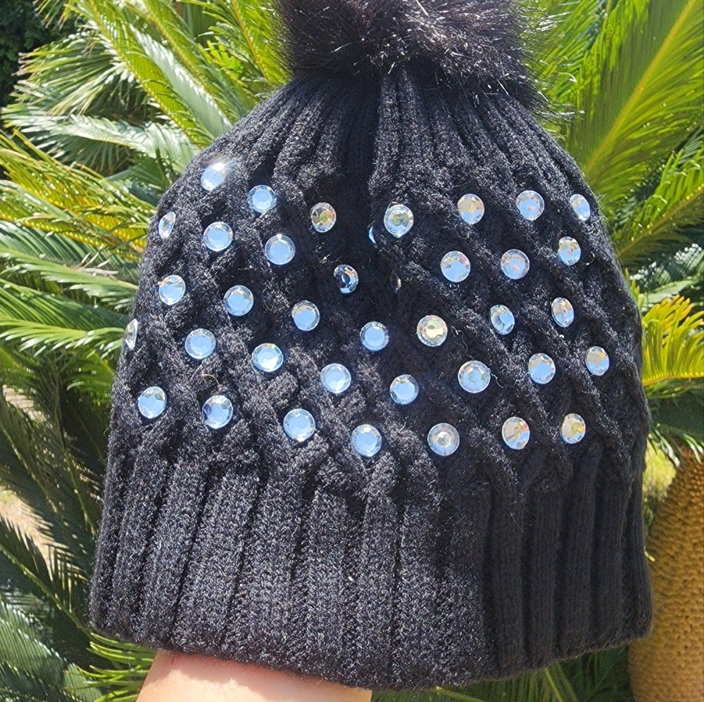 Women’s Fashion Headwear Fur Pom Pom Rhinestone Cable Knit Beanie/Hat- Black